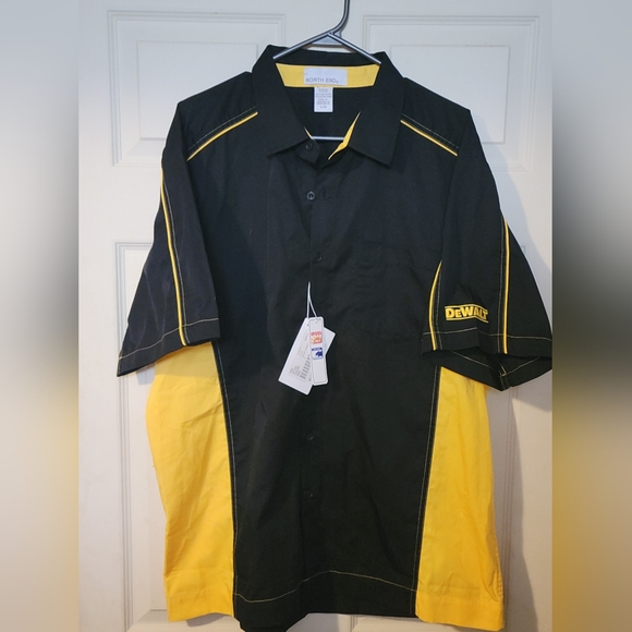 DEWALT Button up shirt (L) - Picture 1 of 4